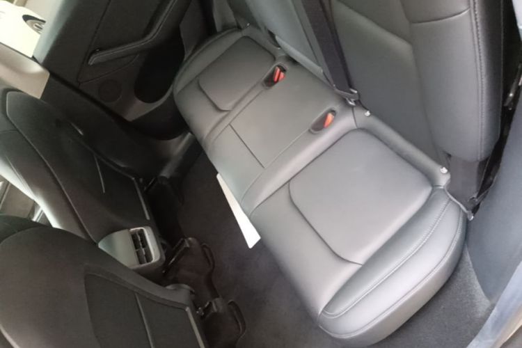 Tesla Model Y 2022 #17 Tesla Model Y 2022 car image #17