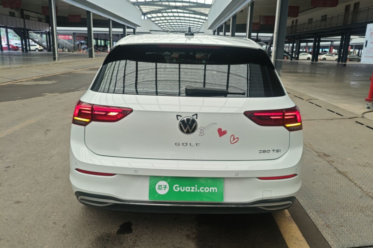Volkswagen Golf 2022 car image #6