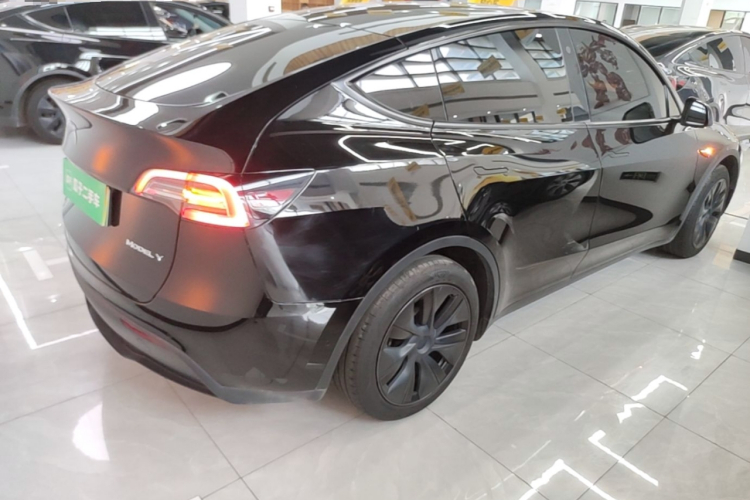 Tesla Model Y 2023 #7 Tesla Model Y 2023 car image #7