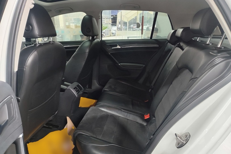 Volkswagen Golf 2018 car image #14