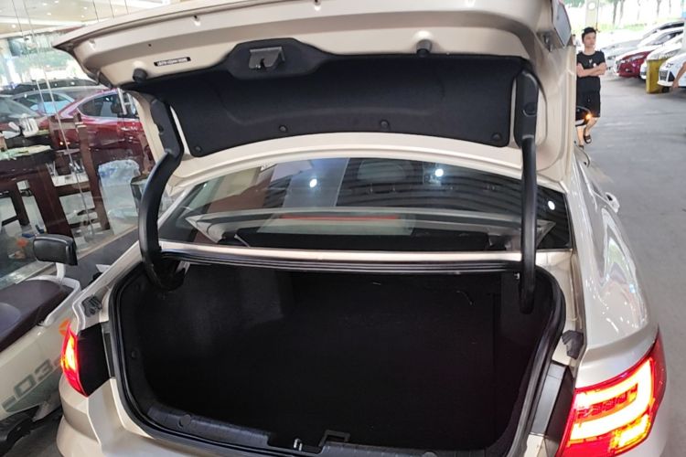 GEELY Emgrand GL 2018 immagine di auto #19