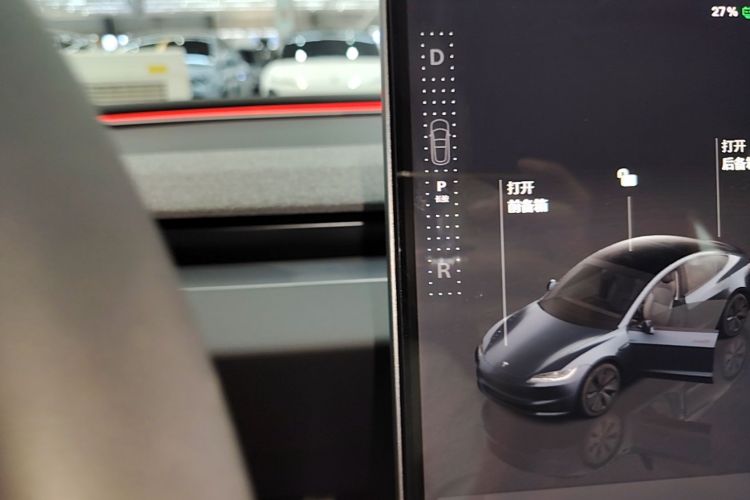 Tesla Model 3 2024 car image #14