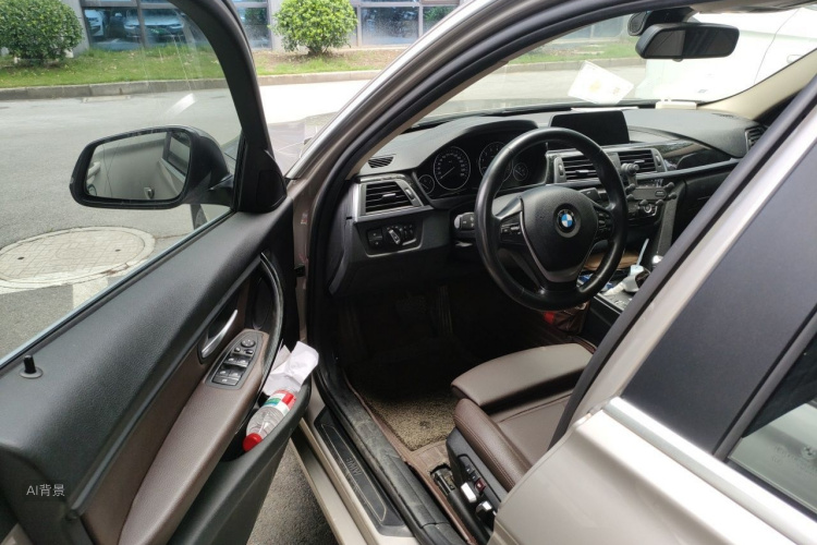 BMW 3 Series 2018 car image #18