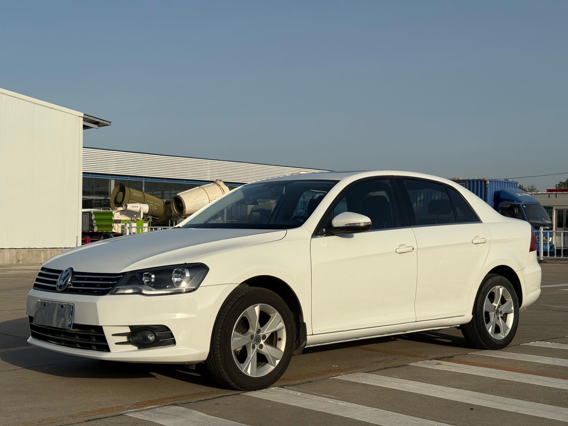 Volkswagen Bora 2015 car image 