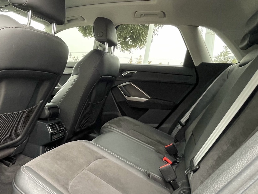 Audi Q3 2021 car image #2