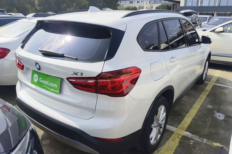 BMW X1 2017 #7 BMW X1 2017 صورة سيارة #7