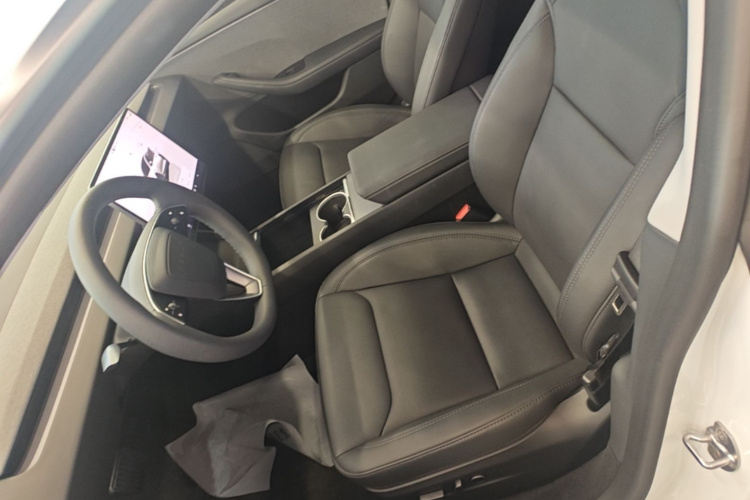Tesla Model 3 2025 car image #15