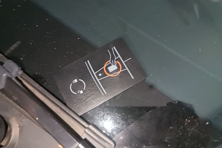 Tesla Model Y 2022 immagine di auto #9