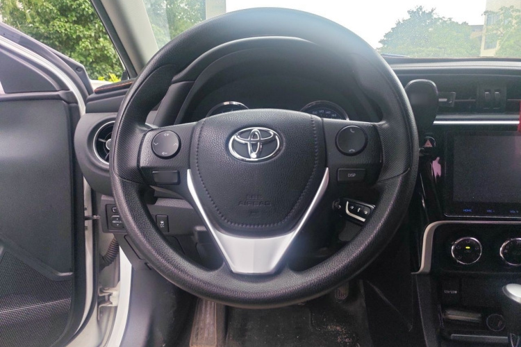 Toyota Corolla 2017 #14 Toyota Corolla 2017 car image #14