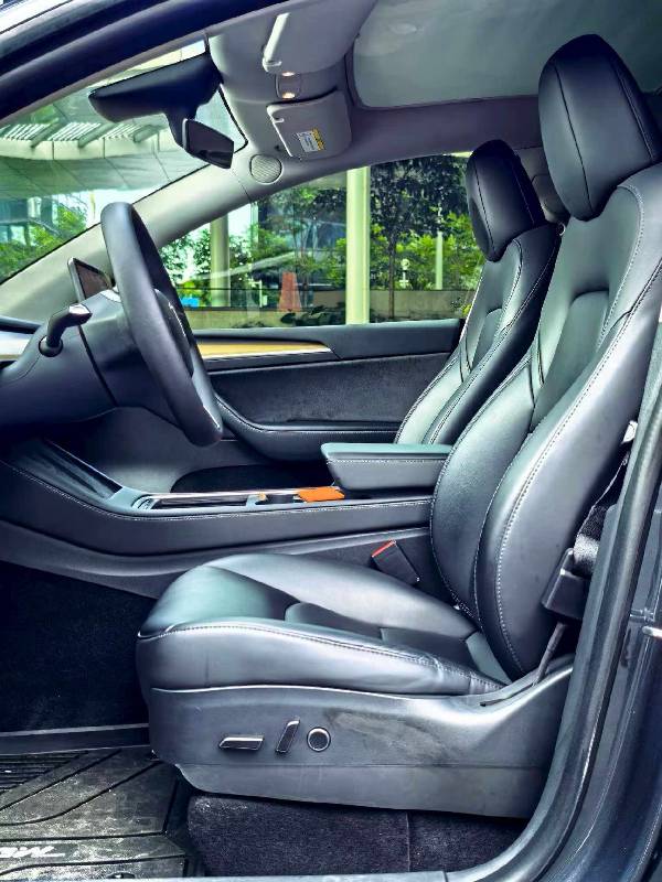 Tesla Model Y 2022 #4 Tesla Model Y 2022 car image #4