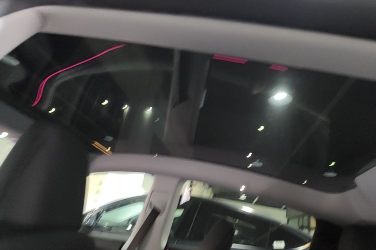 Tesla Model Y 2025 car image #18