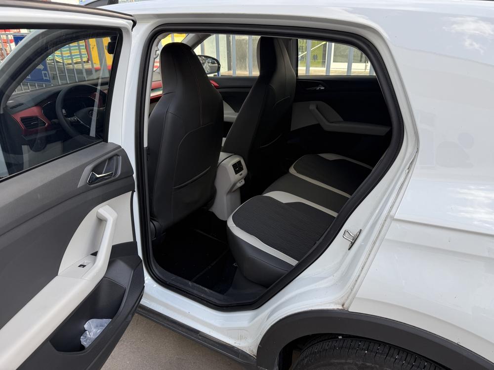 Volkswagen T-Cross 2023 car image #10
