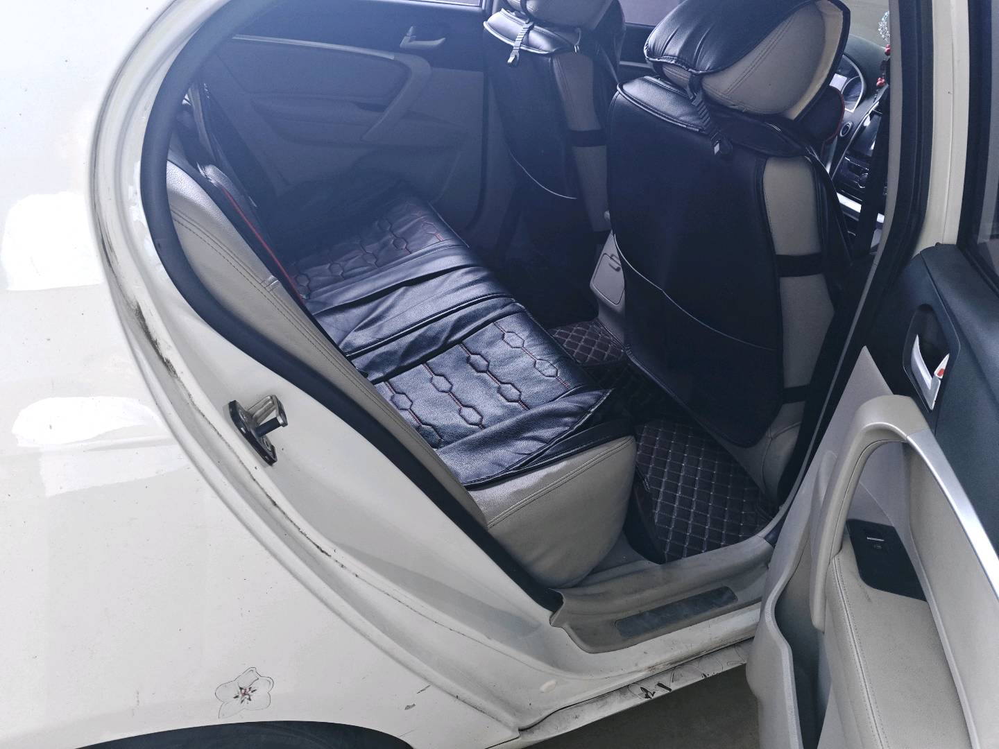 GEELY Emgrand 2014 car image #13