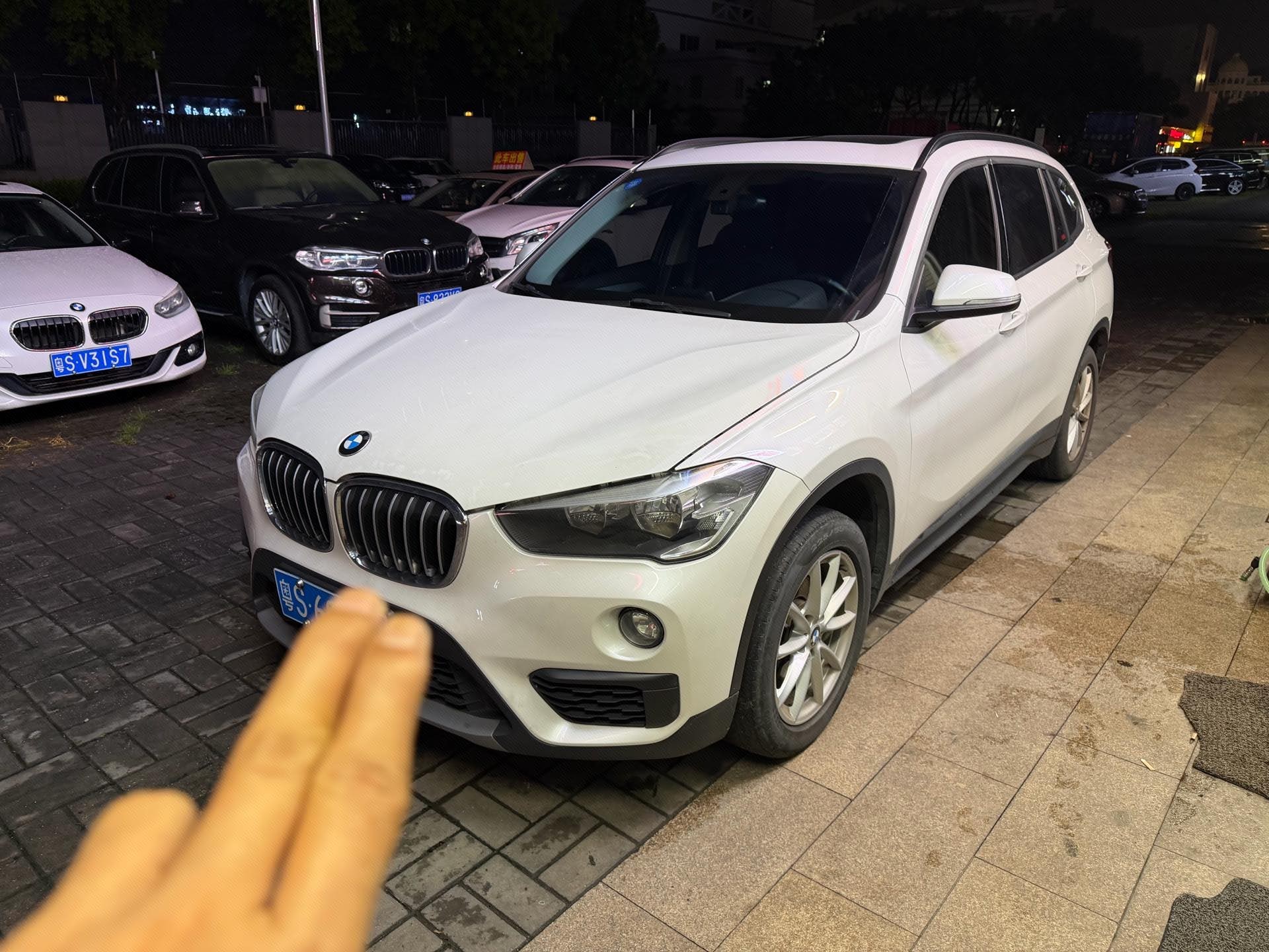 BMW X1 2019 BMW X1 2019 car image