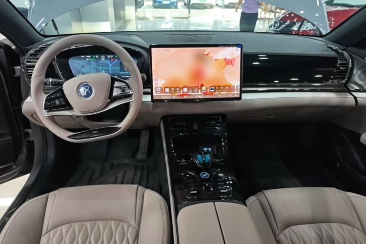 BYD Han 2024 car image #10