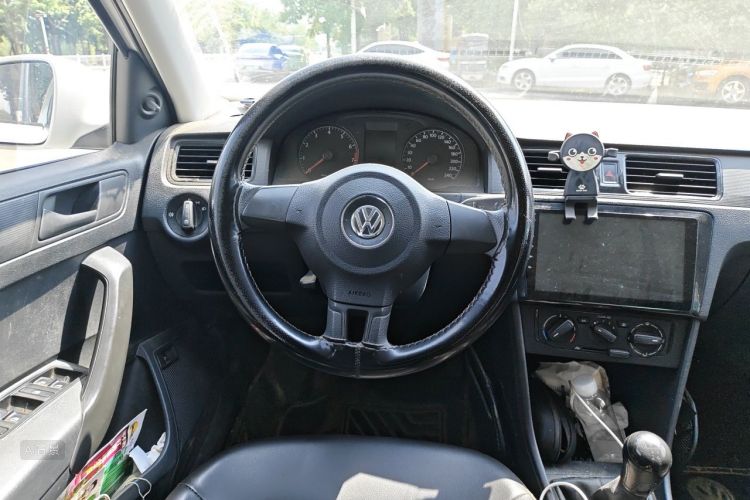 Volkswagen Santana 2015 car image #12