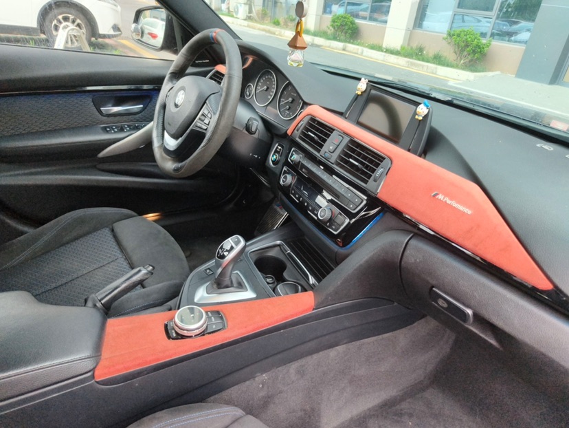 BMW 3 Series 2017 #6 BMW 3 Series 2017 car image #6
