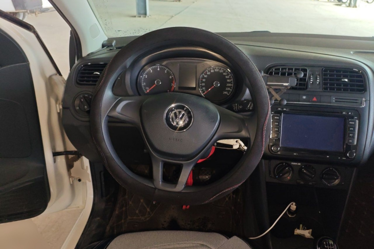 Volkswagen Polo 2016 #11 Volkswagen Polo 2016 car image #11