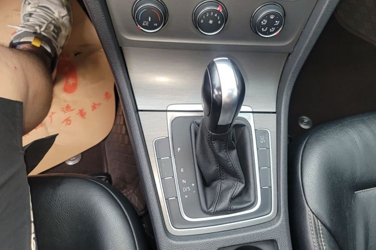 Volkswagen Golf 2015 car image #14