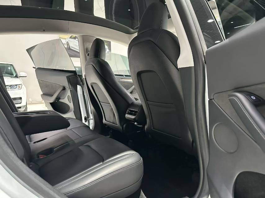 Tesla Model Y 2023 #9 Tesla Model Y 2023 car image #9