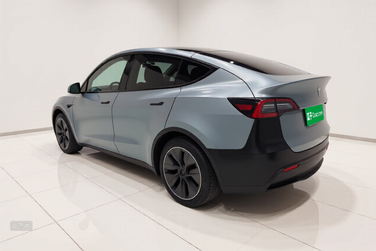 Tesla Model Y 2021 #5 Tesla Model Y 2021 car image #5