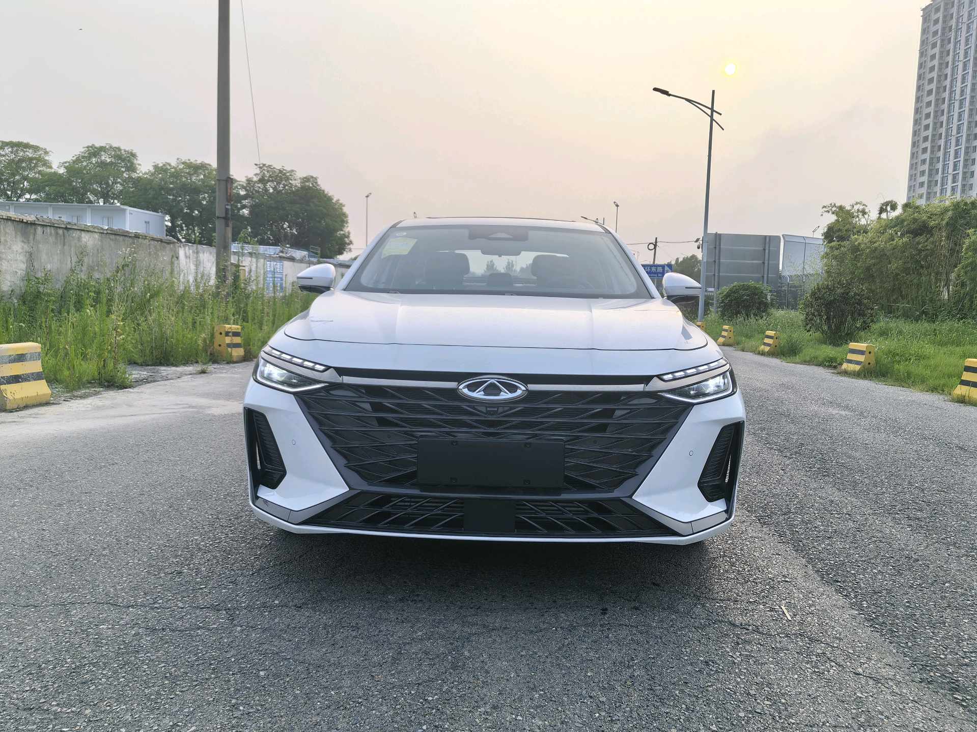 Chery Arrizo 8 2026 car image #2