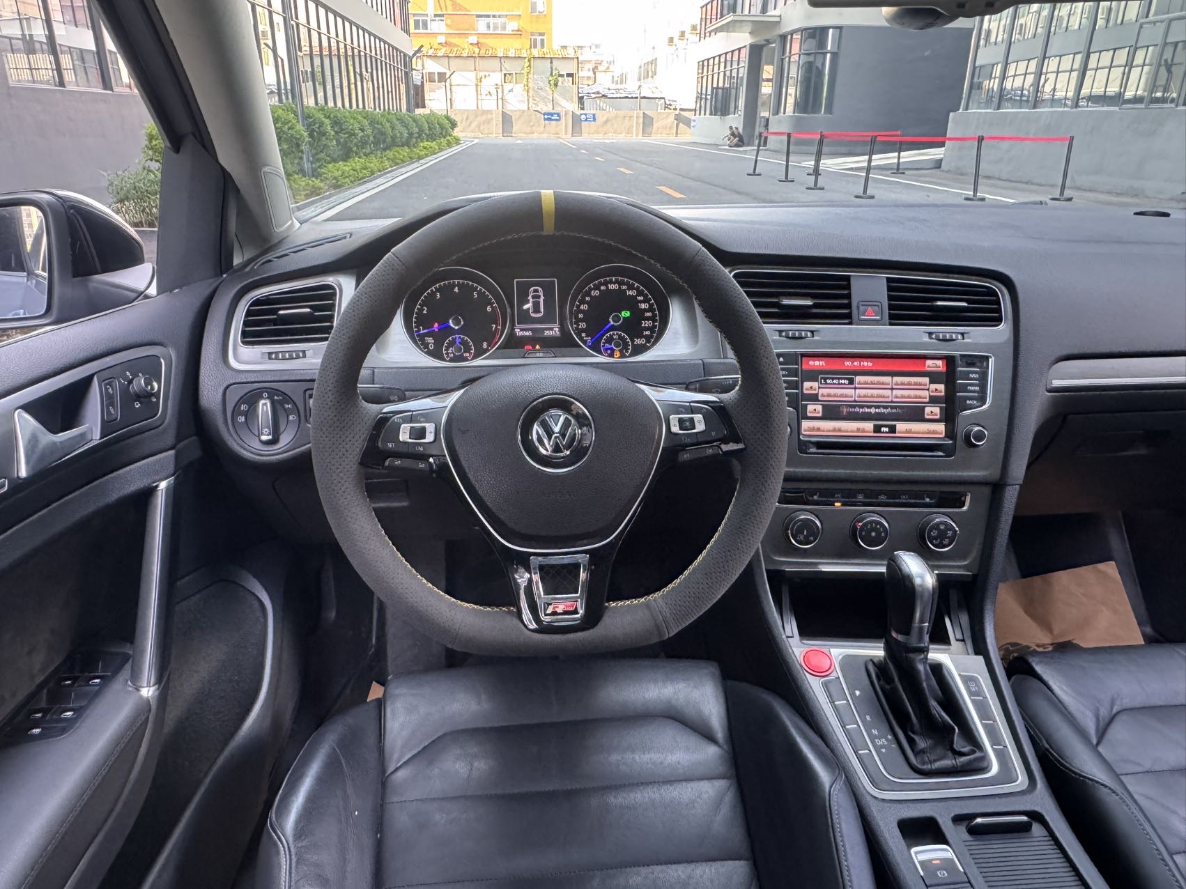 Volkswagen Golf 2015 car image #9