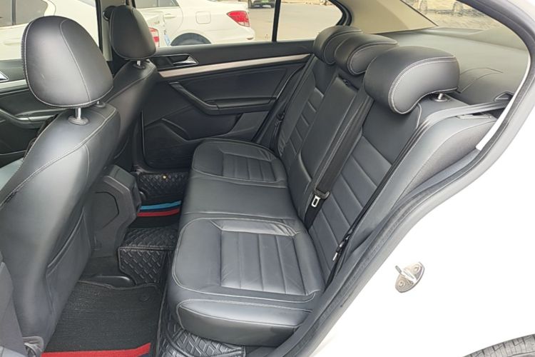 Volkswagen Lavida 2017 car image #17