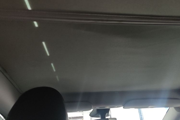 Tesla Model Y 2024 car image #18