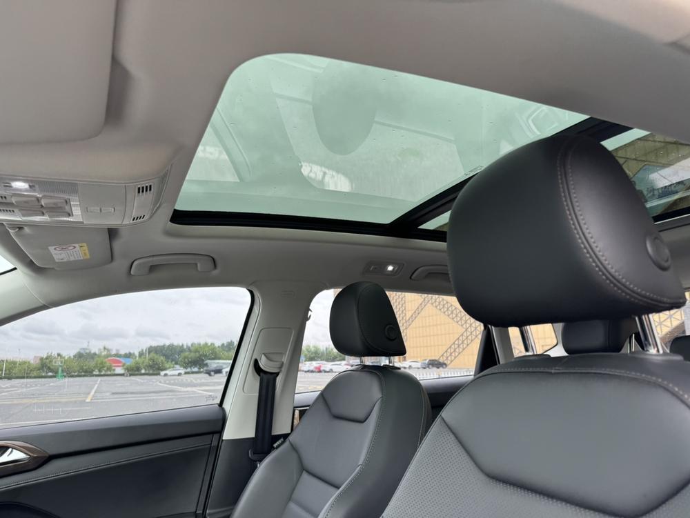 Volkswagen Tharu 2022 car image #17