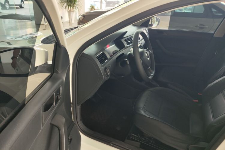 Volkswagen Santana 2020 car image #16