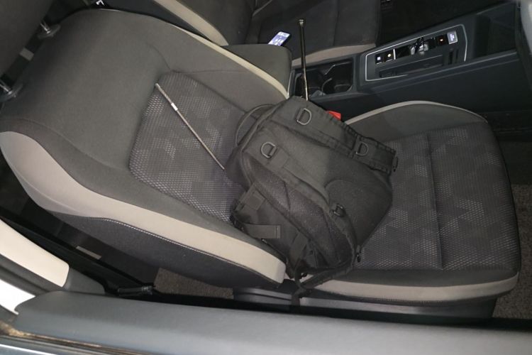 Volkswagen Golf 2023 car image #24