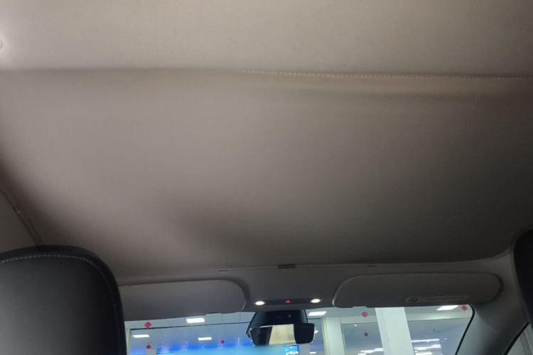 Tesla Model 3 2025 immagine di auto #18