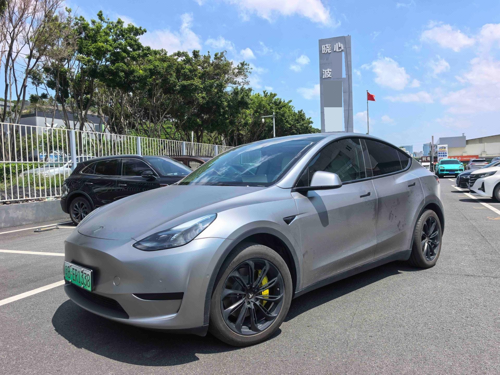 Tesla Model Y 2023 car image 