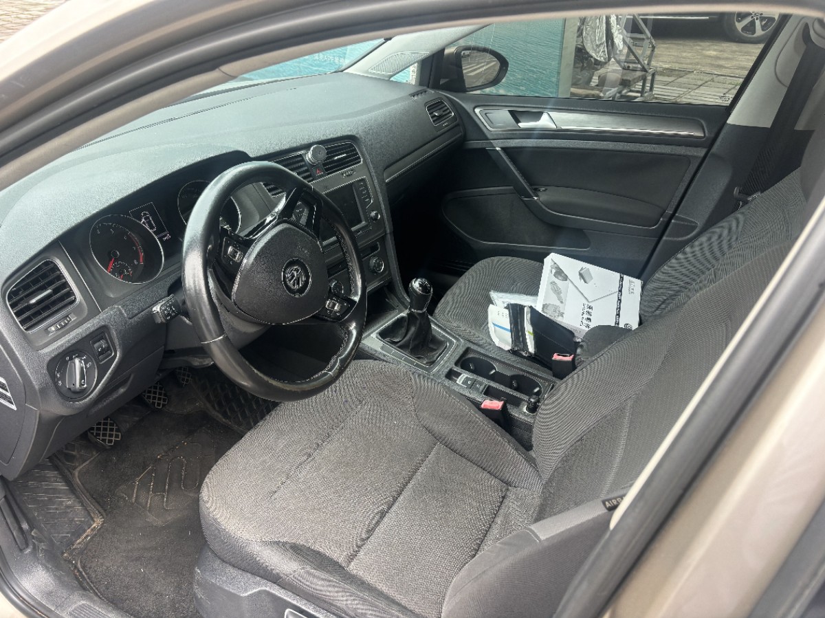Volkswagen Golf 2017 car image #6