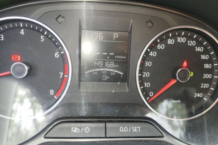 Volkswagen Polo 2015 car image #8