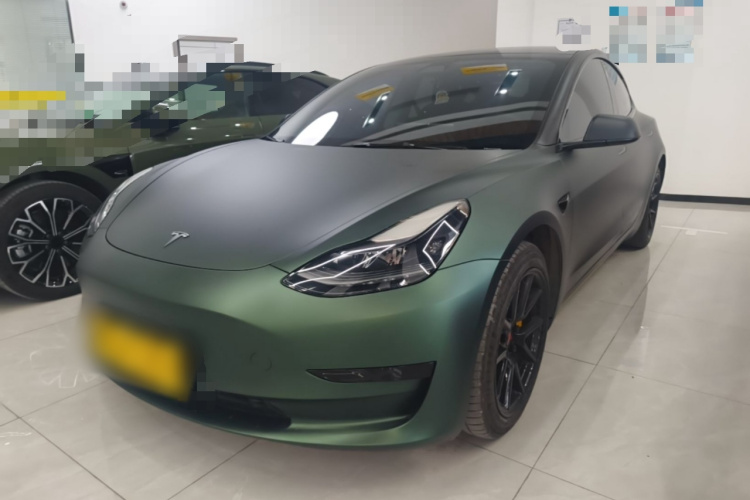 Tesla Model 3 2021 صورة سيارة #2