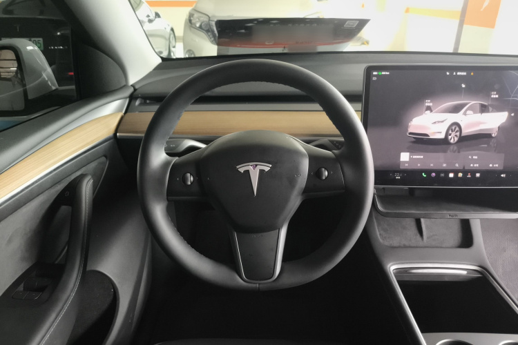 Tesla Model Y 2023 #11 Tesla Model Y 2023 car image #11