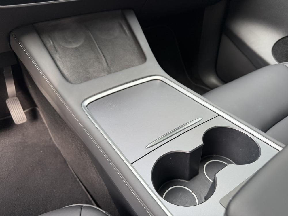 Tesla Model Y 2022 #11 Tesla Model Y 2022 car image #11