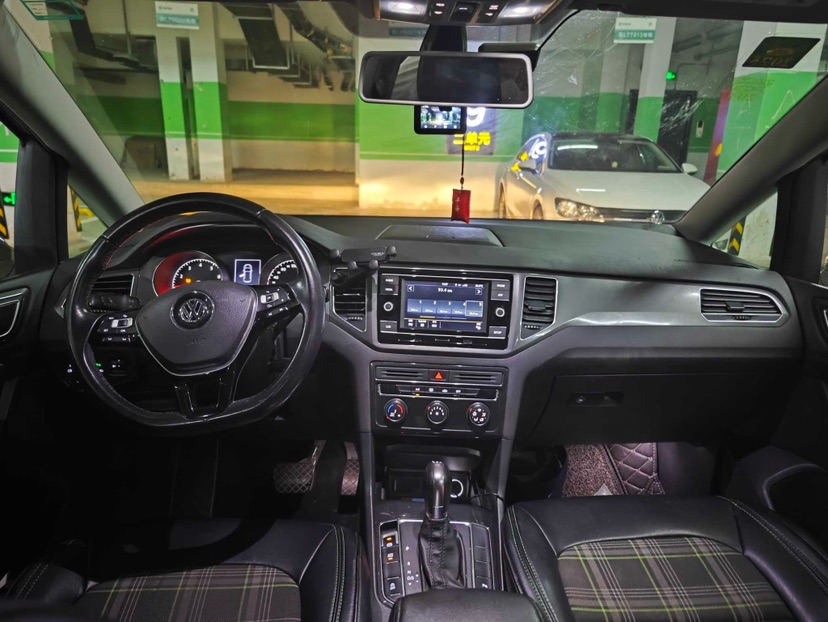 Volkswagen Golf Sportsvan 2017 #9 Volkswagen Golf Sportsvan 2017 car image #9