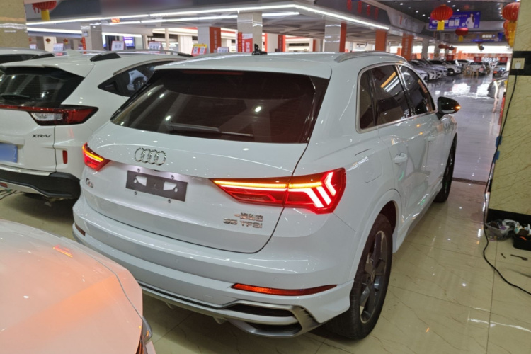 Audi Q3 2023 #7 Audi Q3 2023 car image #7