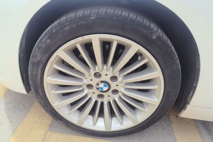 BMW 3 Series 2018 #9 BMW 3 Series 2018 car image #9