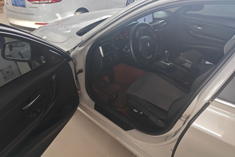 BMW 3 Series 2016 car image #16