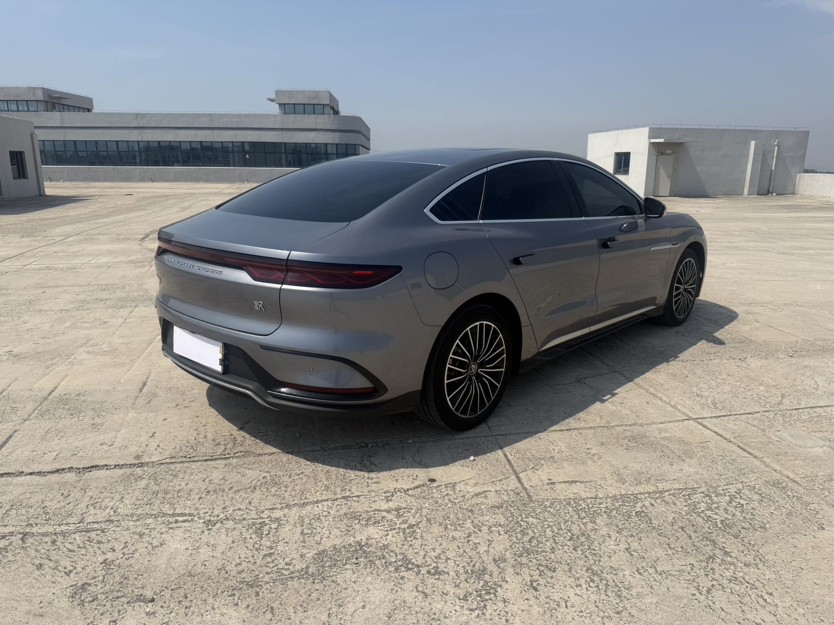 BYD Han 2023 car image #9
