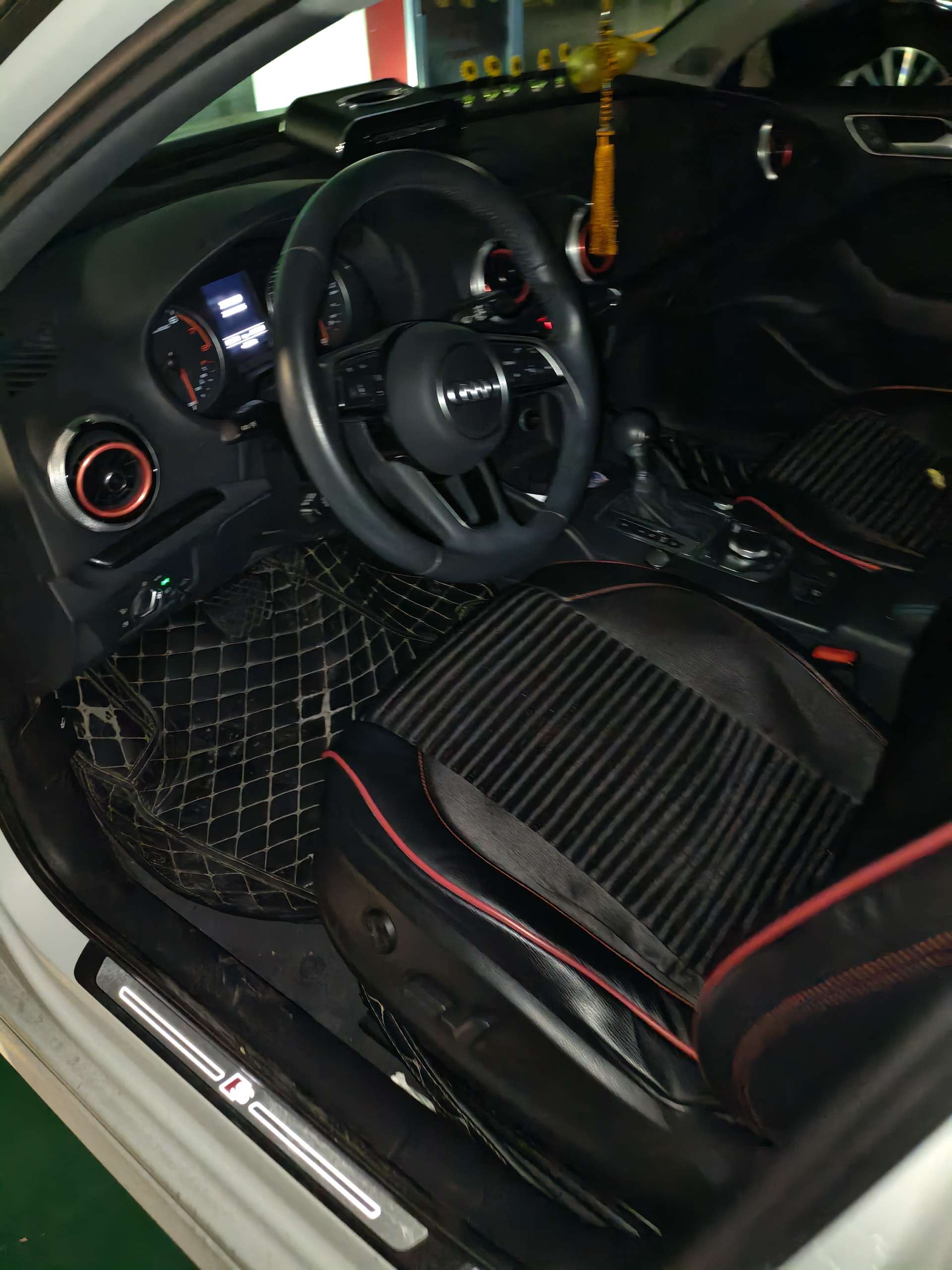 2020 immagine di auto #3