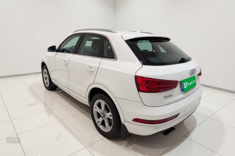 Audi Q3 2018 car image #5