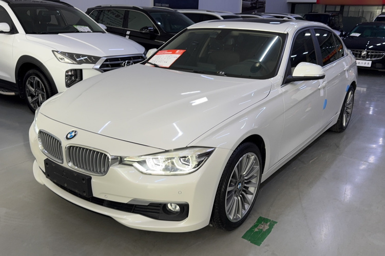 BMW 3 Series 2019 #2 BMW 3 Series 2019 car image #2