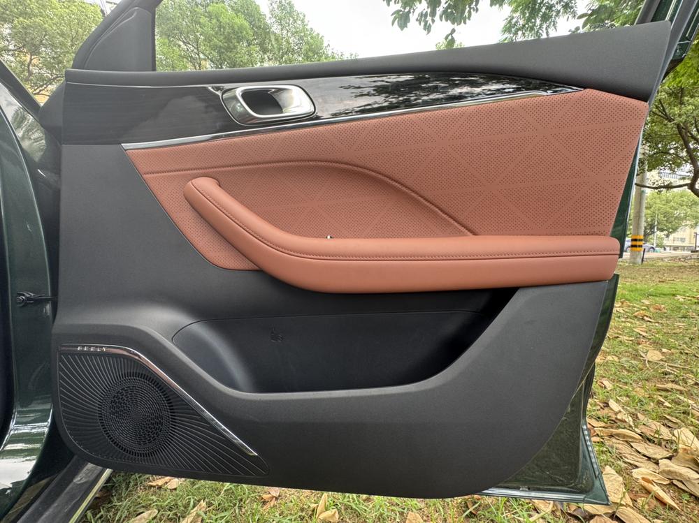 GEELY Emgrand 2025 #8 GEELY Emgrand 2025 car image #8