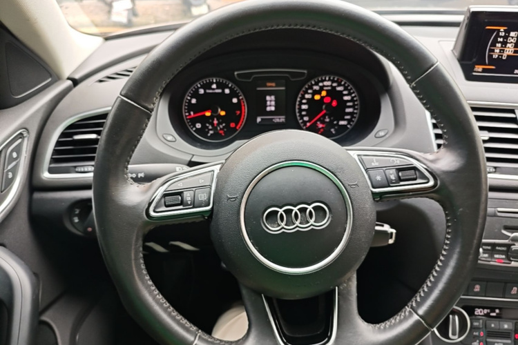 Audi Q3 2017 #11 Audi Q3 2017 car image #11