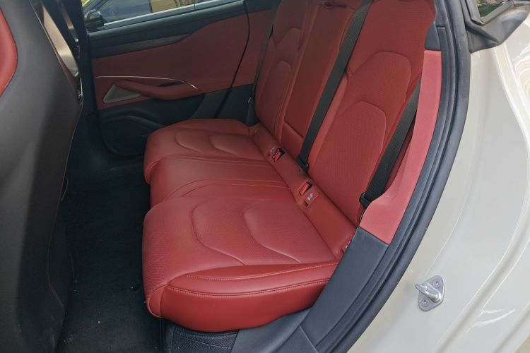 MI SU7 2024 car image #10
